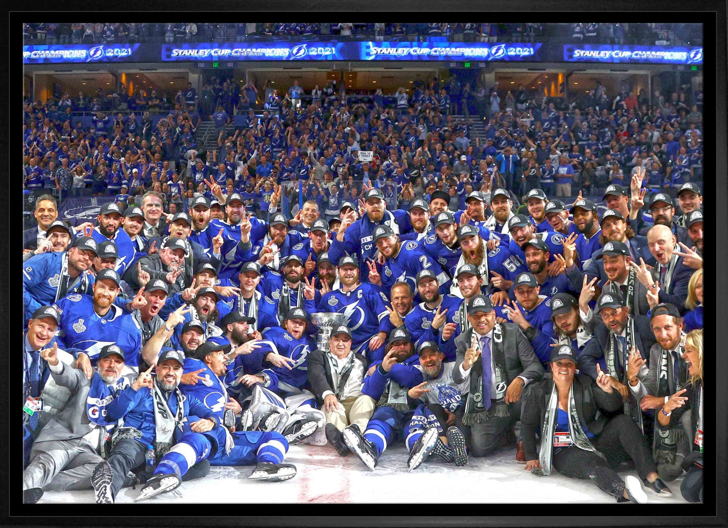 Tampa Bay Lightning Framed 20x29 2021 Stanley Cup Champion Team Photo Canvas - Jack Righteous