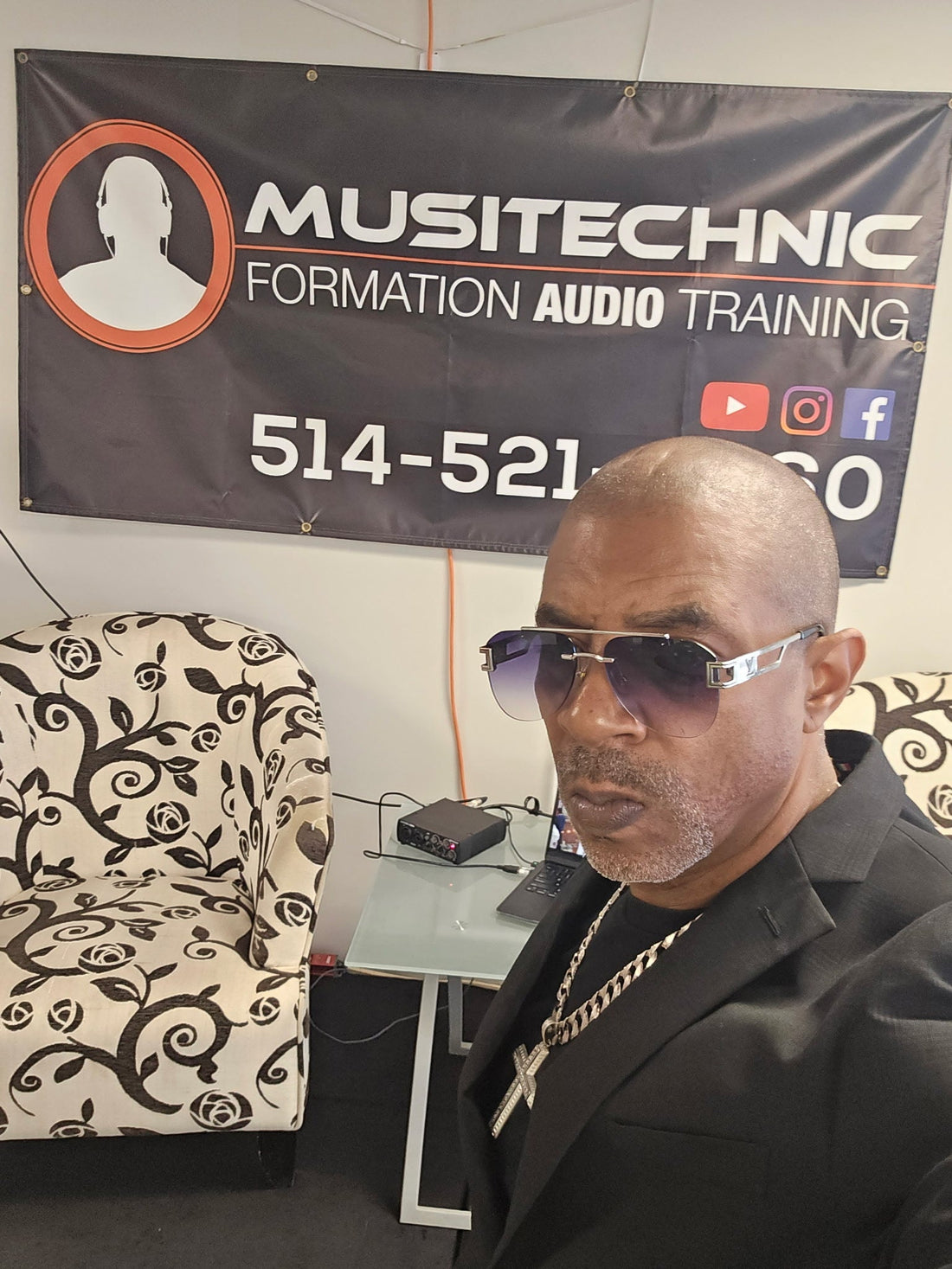 Musitechnic Formation Audio Training banner inside a Montreal audio training space
