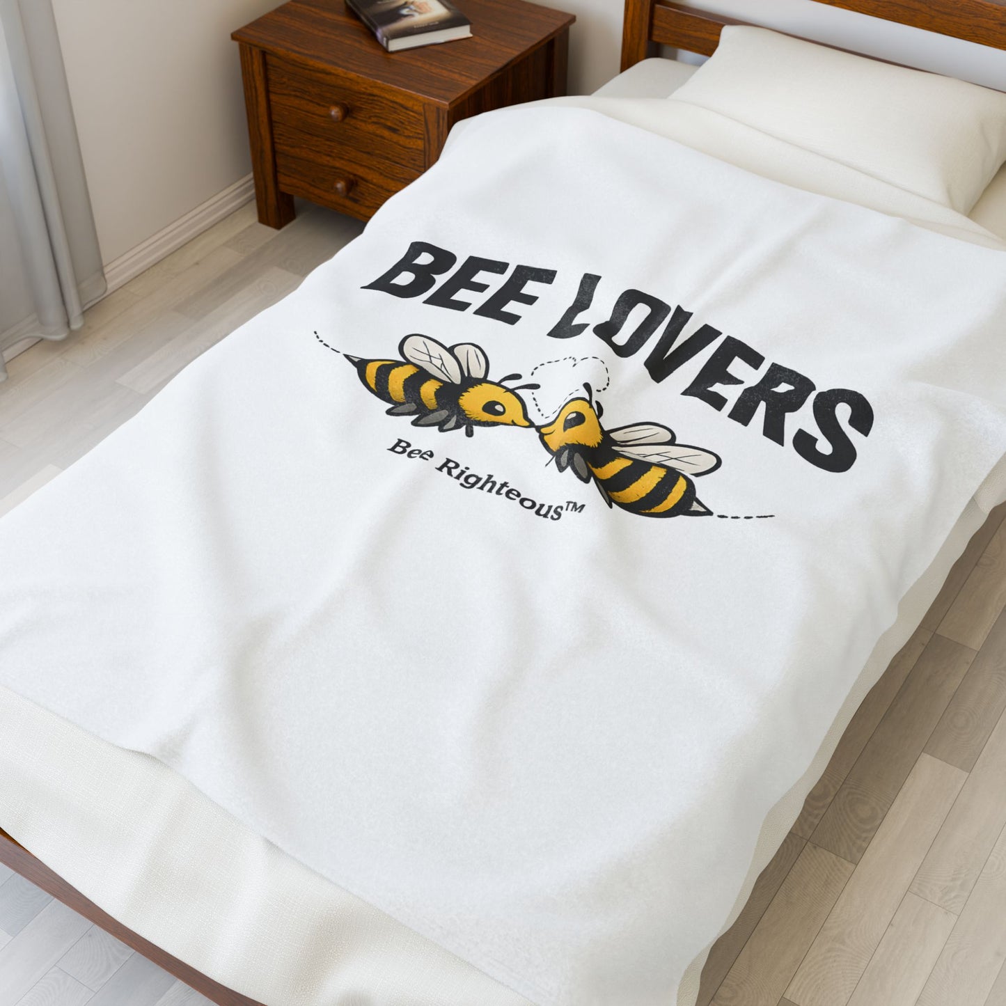 Bee Lovers Velveteen Plush Blanket — Cute Bee Kissing Design, Cozy Throw for Bee Lovers & Nature Fans