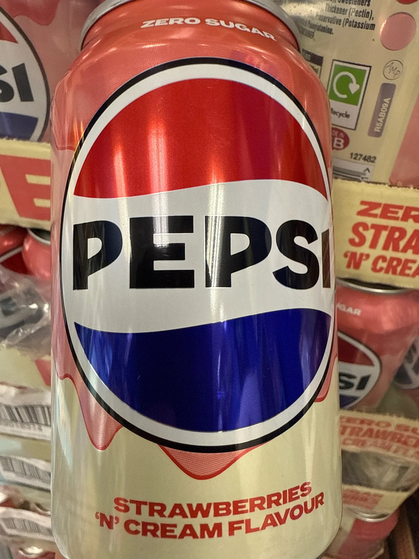 Pepsi Zero Sugar Strawberries N' Cream Can 330ML - U.K Edition