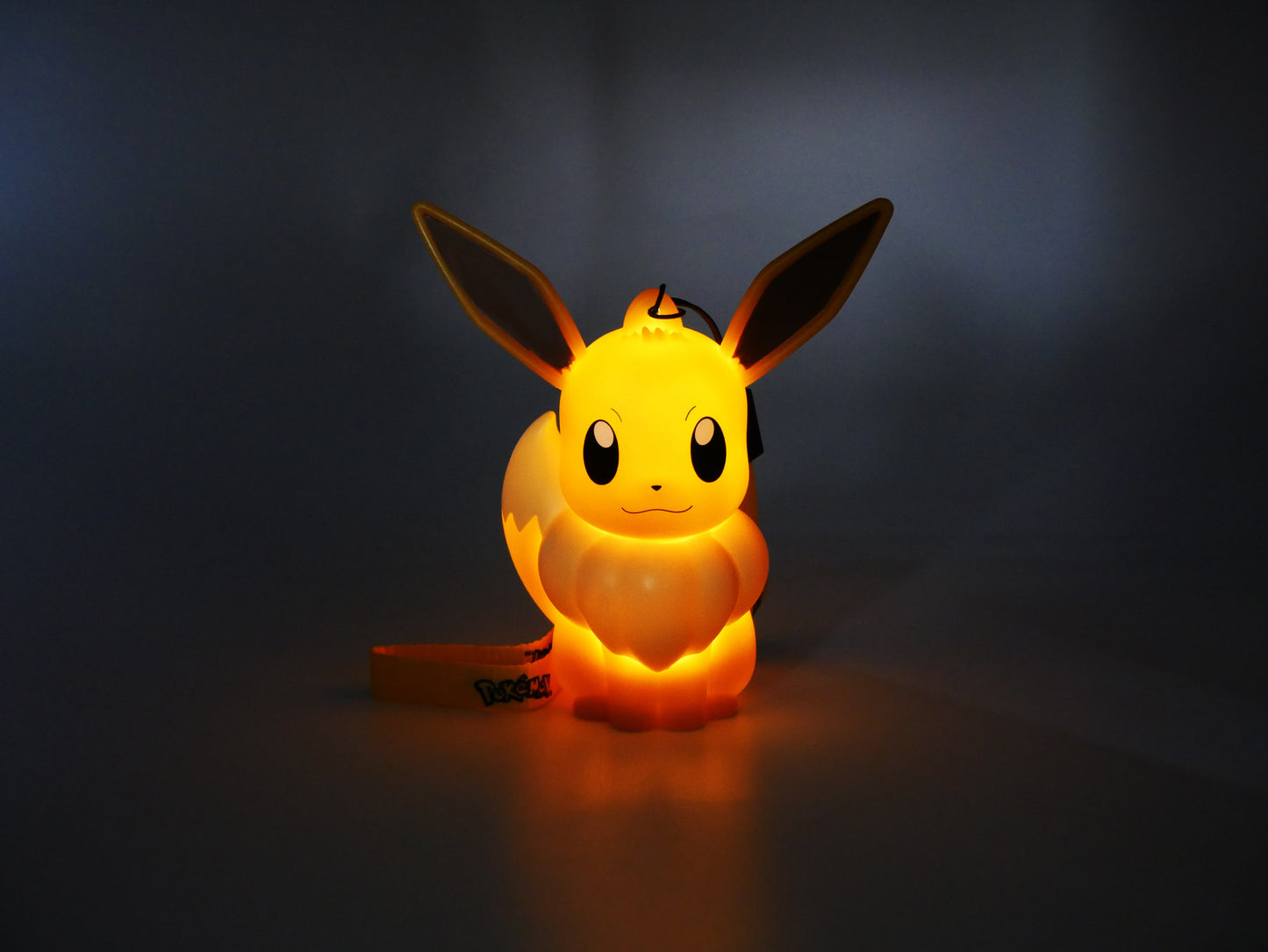 Light Up Figurine Pokémon Eevee with Handstrap