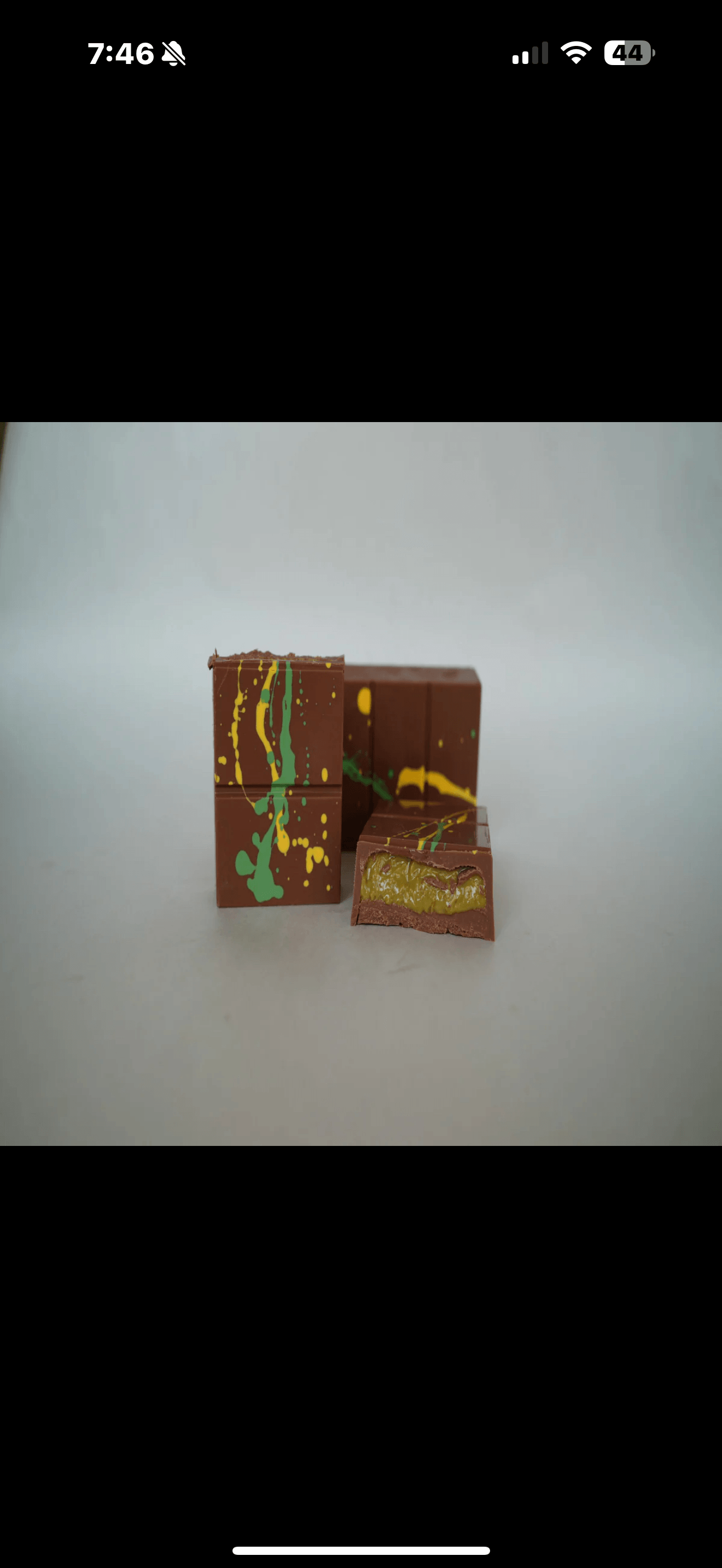 Sweet Fix Dubai Pistachio and Kataifi Milk Chocolate 140G - Canadian Edition