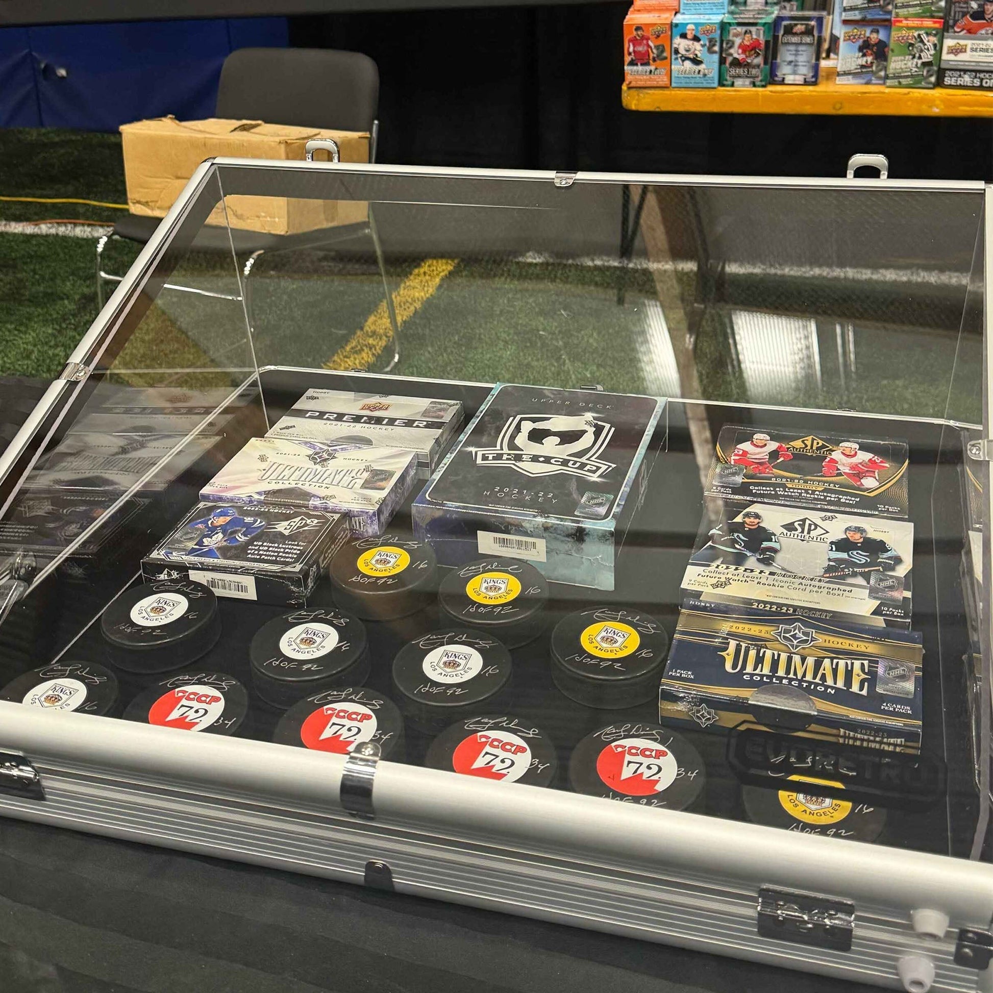 EVORETRO Aluminum Acrylic Clear Top Display Vendor Trade Show showcase - Jack Righteous