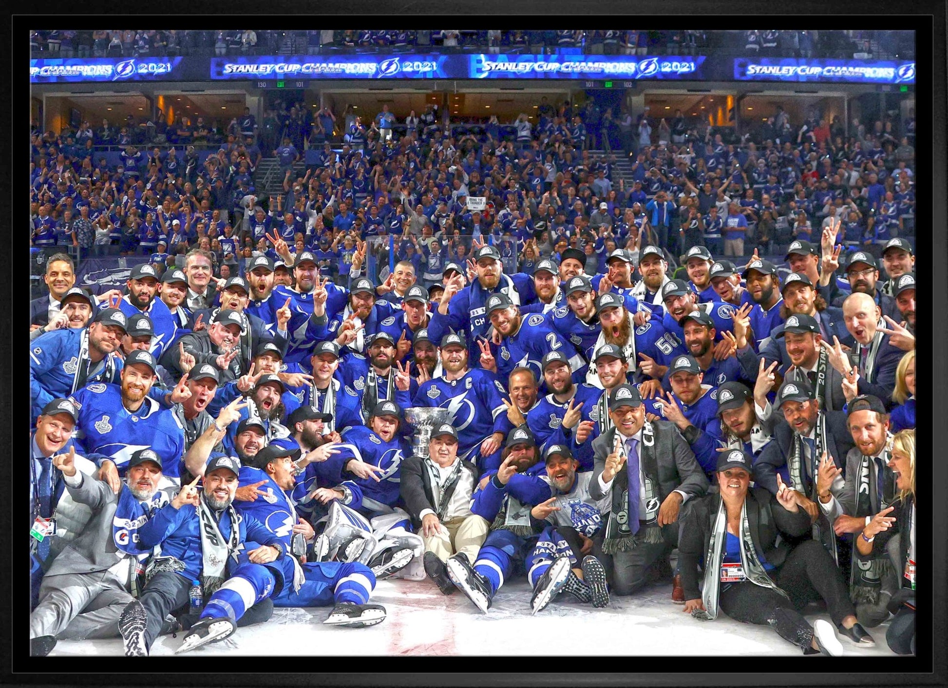 Tampa Bay Lightning Framed 20x29 2021 Stanley Cup Champion Team Photo Canvas - Jack Righteous